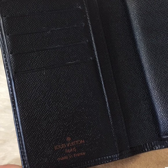 Authentic Louis Vuitton Epi French purse wallet. - Picture 3 of 7